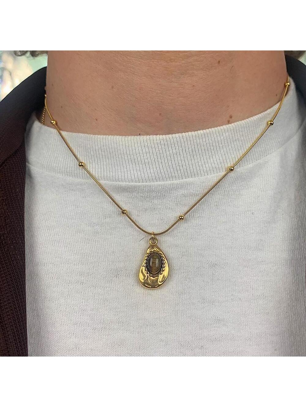 Minimalistic Vintage Style Tiger Eye Stone Gold plated stainless steel necklace - Picture 4 of 8